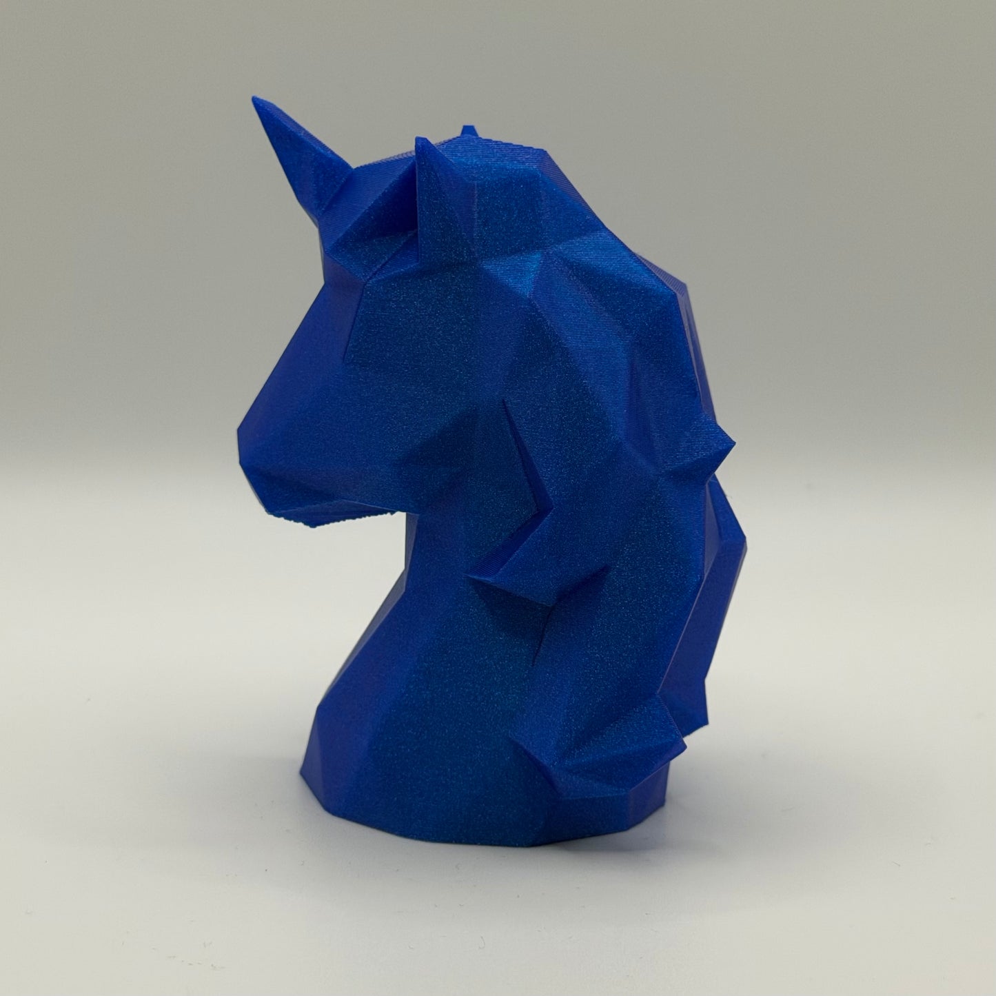 Low poly jednorožec